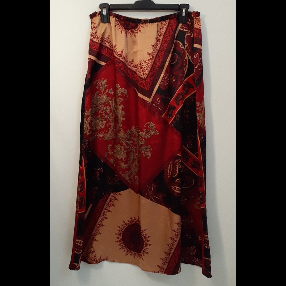 Kathy Lee collection maxi skirt